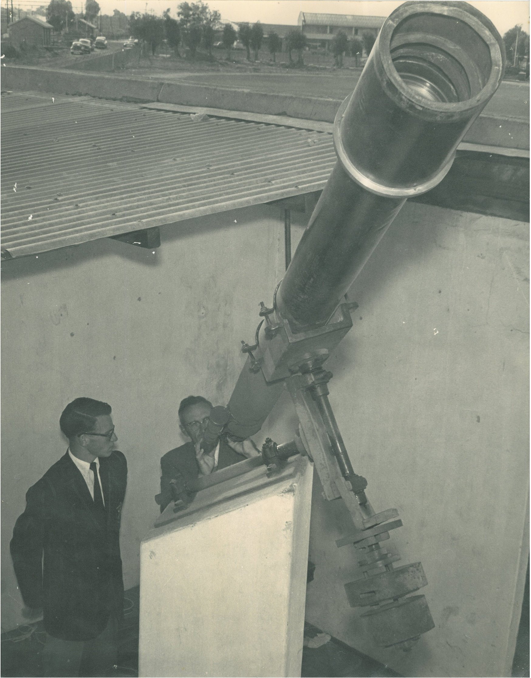 [1960-03-31-jj-du-preez-telescope-50pc.jpg]